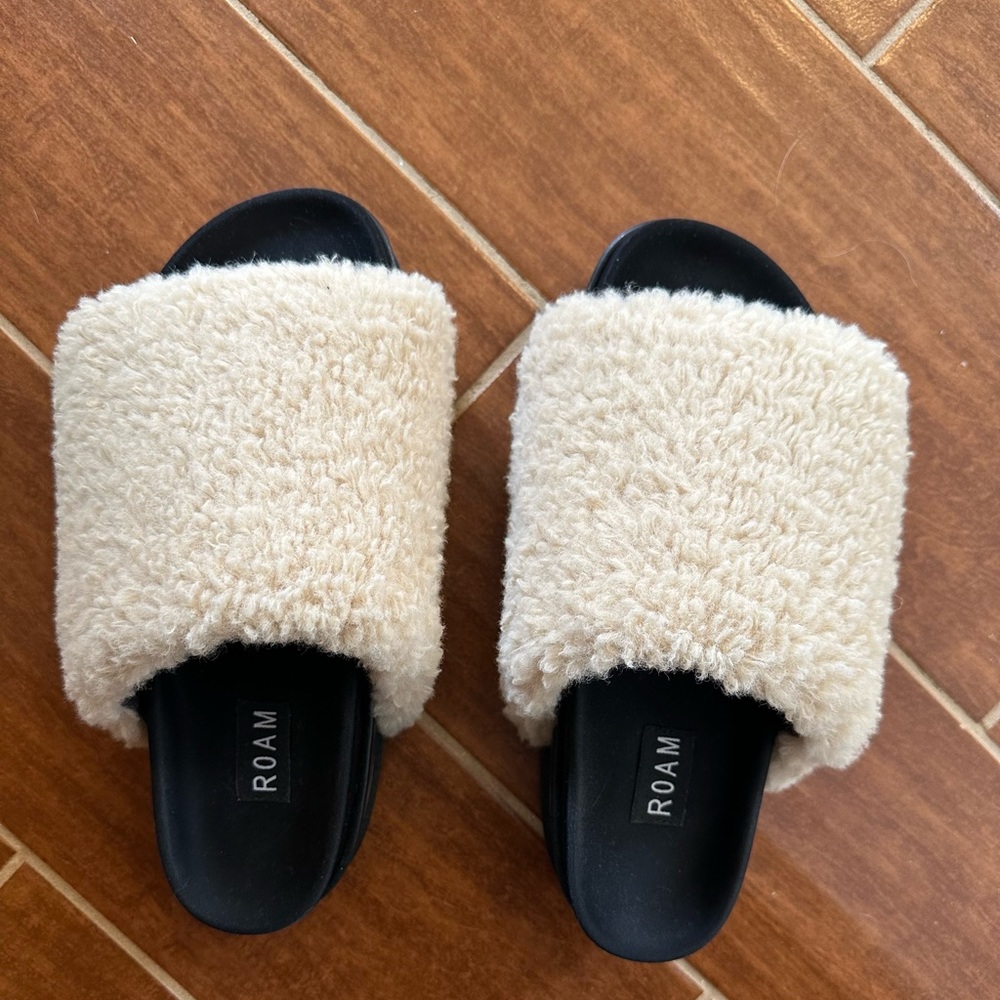 ROAM Fuzzy Platform Slippers - Nude